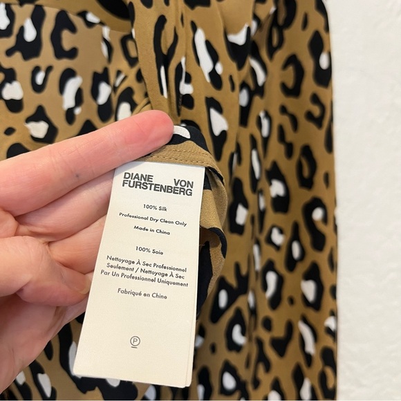 Diane Von Furstenberg Wrap Top Cropped 100% Silk 0 Leopard Animal Print - Picture 5 of 6
